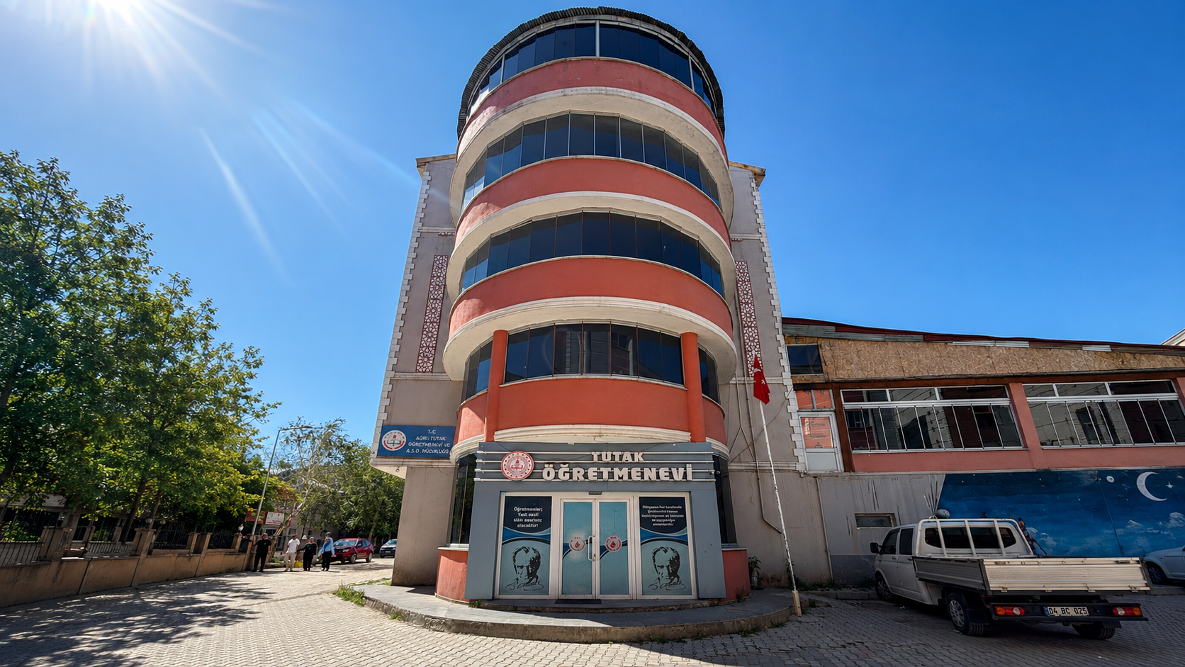 Tutak Öğretmenevi Dış Cephe